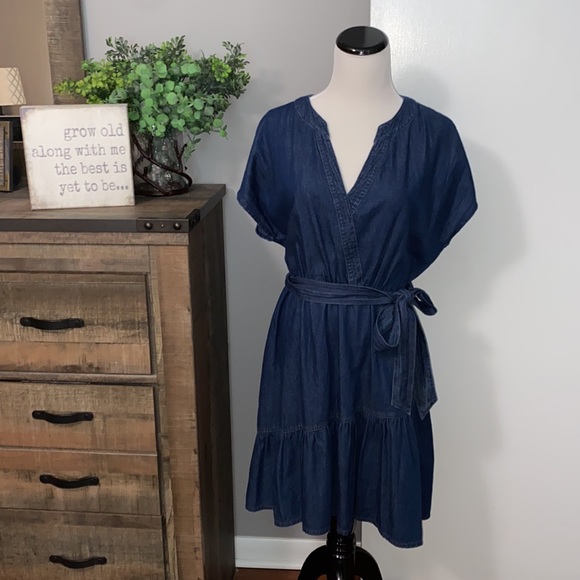 XiRENA Dresses & Skirts - XIRENA
Dani Chambray Dress in blue chip with tie belt and ruffle NWOT size Small